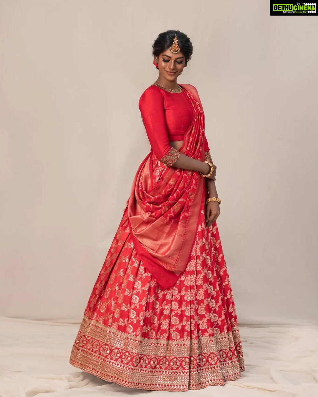 Vinusha Devi Instagram - ❤️ Outfit : @studio149 Jewellery : @mspinkpantherjewel Photography : @ram___prakash_ @_oliverfelix_ @___diwakar @naveen_tom_18 Mua : @makeupbyvinushadevi Hairstylist : @teamdiamondartistry #vinushadevi #photoshoot #love