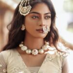 Vinusha Devi Instagram - BE YOUR OWN DREAMCATCHER ✨ Shot by @haran_official_ Outfit @studio149 Jewellery @fineshinejewels Mua @makeupbyvinushadevi #vinushadevi #barathikannamma #kannamma #deewanimastani #deewani #photoshoot