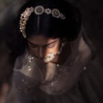 Vinusha Devi Instagram - BE YOUR OWN DREAMCATCHER ✨ Shot by @haran_official_ Outfit @studio149 Jewellery @fineshinejewels Mua @makeupbyvinushadevi #vinushadevi #barathikannamma #kannamma #deewanimastani #deewani #photoshoot