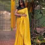 Vinusha Devi Instagram - Manjal veyil malaiyilea ✨ Inframe : @vinusha_devi Styling : @indu_ig Earrings : @adorebypriyanka Shot by : @haran_official_ #vinushadevi