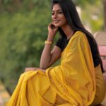 Vinusha Devi Instagram - Manjal veyil malaiyilea ✨ Inframe : @vinusha_devi Styling : @indu_ig Earrings : @adorebypriyanka Shot by : @haran_official_ #vinushadevi