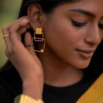 Vinusha Devi Instagram - Manjal veyil malaiyilea ✨ Inframe : @vinusha_devi Styling : @indu_ig Earrings : @adorebypriyanka Shot by : @haran_official_ #vinushadevi