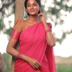 Vinusha Devi Instagram - கருப்பட்டி கரைச்சு செஞ்சு வச்ச செலையா ✨❤️ Shot by @haran_official_ Dhavani @ivalinmabia #vinushadevi #dhavani #photoshoot