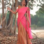 Vinusha Devi Instagram - கருப்பட்டி கரைச்சு செஞ்சு வச்ச செலையா ✨❤️ Shot by @haran_official_ Dhavani @ivalinmabia #vinushadevi #dhavani #photoshoot