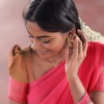 Vinusha Devi Instagram - கருப்பட்டி கரைச்சு செஞ்சு வச்ச செலையா ✨❤️ Shot by @haran_official_ Dhavani @ivalinmabia #vinushadevi #dhavani #photoshoot