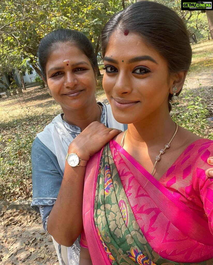 Vinusha Devi Instagram - To the person who never failed to support me in each and every part of my life… as a single mother you worked hard and sacrificed a lot a looootttt to only raise me and now i want you to sit back and take rest or enjoy the rest of your life as all you wanted to be ma… i know I haven’t made you proud the way you were dreaming from my childhood but all i want is to see you happy ma will definitely make you feel proud one day and i haven’t compared or thought anyone else with you because you are the best mom in the world 🌏❤️ Annaiyar dhina nalvazhthukal @sujatha_vinu Maa🌏❤️ #happymothersday #toall #enchellamma @vijaytelevision