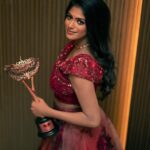Vinusha Devi Instagram - 'Best Find- Vijay Television Awards-2022' Nothing short of a dream! 🥺 When I was called on the dias to receive the award from none other @praveen.bennett Sir, all I had in my heart was gratitude and only gratitude. Gratitude towards the audience who accepted me whole heartedly as Kannamma, Gratitude towards @globalvillagers our producer ‘venkatesh’ sir and @vijaytelevision whole team who trusted me with the character and let me live Kannamma in my way & last but not the least, heartful gratitude towards @praveen.bennett Sir who found me, mentored me, moulded me and made me believe I could be Kannamma in a very graceful way. I've put my heart and soul to fit myself as Kannamma and extremely happy that the Channel has rewarded me with a prestigious award within a really short span. I'm taking this as a recognition as well as a motivation to step further and work hard to give the best of the best to the audience who have accepted me on screen! Thankyou could be a small word, but it's filled all over heart! ♥️♥️♥️ I wanted to speak all this on the stage, but it was an extremely emotional moment that my eyes were welled up completely out of happiness and gratitude. THANK YOU SO MUCH ! 🧿❤️ With love, Vinusha Devi G Outfit : @studio149 Shot by : @haran_official_ #kannamma #barathikannamma #vijaytelevision #7thvijayteleawards #bestfindoftheyear