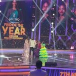 Vinusha Devi Instagram - 'Best Find- Vijay Television Awards-2022' Nothing short of a dream! 🥺 When I was called on the dias to receive the award from none other @praveen.bennett Sir, all I had in my heart was gratitude and only gratitude. Gratitude towards the audience who accepted me whole heartedly as Kannamma, Gratitude towards @globalvillagers our producer ‘venkatesh’ sir and @vijaytelevision whole team who trusted me with the character and let me live Kannamma in my way & last but not the least, heartful gratitude towards @praveen.bennett Sir who found me, mentored me, moulded me and made me believe I could be Kannamma in a very graceful way. I've put my heart and soul to fit myself as Kannamma and extremely happy that the Channel has rewarded me with a prestigious award within a really short span. I'm taking this as a recognition as well as a motivation to step further and work hard to give the best of the best to the audience who have accepted me on screen! Thankyou could be a small word, but it's filled all over heart! ♥️♥️♥️ I wanted to speak all this on the stage, but it was an extremely emotional moment that my eyes were welled up completely out of happiness and gratitude. THANK YOU SO MUCH ! 🧿❤️ With love, Vinusha Devi G Outfit : @studio149 Shot by : @haran_official_ #kannamma #barathikannamma #vijaytelevision #7thvijayteleawards #bestfindoftheyear