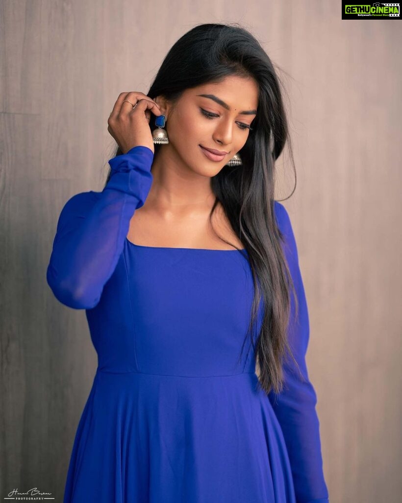 Vinusha Devi Instagram - 🦋🧿 Styled by @indu_ig Photography @haran_official_ Outfit @__tyorce__ #vinushadevi #blueoutfit #recent4recent #startmusicpremierleague