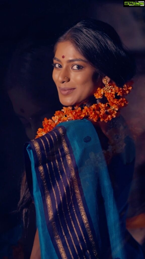 Vinusha Devi Instagram - அழகு ❤️ Ft @vinusha_devi Styled by @indu_ig Shot by @bhagathmakka Makeup @makeupbyvinushadevi Hairstylist @noormakeup_mehndi Jewellery @fineshinejewels #vinushadevi #kannamma #barathikannamma #photoshoot #80s #love #saree #instafashion