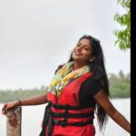 Vinusha Devi Instagram - Day 2 in varkala vacation #kayaking at golden island 🏝 #bestvacationactivity don't miss this place when you visit varkala #varkala #goldenisland #kayakingadventures #vinushadevi Golden Island Varkala