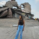 Vinusha Devi Instagram - Day 1 in varkala vacation #jatayu ❤️ #explorewithme #vacation #varkala #jatayuearthcentre #vinushadevi Jadayu Rock, Chadayamangalam