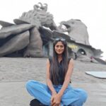 Vinusha Devi Instagram - Day 1 in varkala vacation #jatayu ❤️ #explorewithme #vacation #varkala #jatayuearthcentre #vinushadevi Jadayu Rock, Chadayamangalam