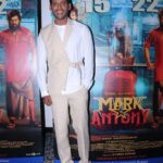Vishal Instagram – @ Mumbai for the trailer launch of #MarkAntonyHindi, Hoping for the same response here too, God Bless 

Much thanks to @reliance.entertainment, @pvrpictures , @brightoutdoormedia & others for your invaluable support, GB

#MarkAntony 
#WorldOfMarkAntony
#MarkAntonyFromSep15

Styling – THE MS LABEL
Hair styling – Lakshman
Make up – Nandu