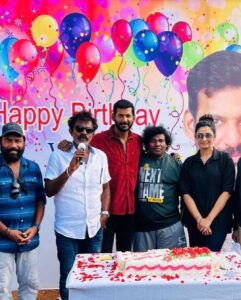 Vishal Instagram - Successfully finished the Ist schedule of #Vishal34 directed by #Hari Sir & produced by Stone Benchers & Zee Studio South. Had a wonderful experience in Karaikudi, one of my favourite places in TN. Was totally elated & surprised to see the entire case & crew celebrate my birthday at my favourite place, my work space.

Thank you so much my dearest team, Hari Sir, Sugumar, Priya, Yogi Babu & entire cast & crew for bringing in this surprise, looking forward to the next schedule, GB
