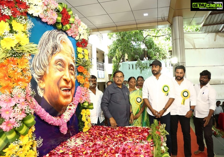 Vishal Instagram - On behalf of #APJAbdulKalam Ayya’s remembrance anniversary we planted saplings in Annai Velankanni College and also felt elated and happy to introduce a device invented by a young boy, Vijay Varma which is usable for Farmers to evade animals eating the crops and entering their fields. Nice to see budding talents doing something for farmers and not MNCs. Appreciate his effort and idea. Much needed for our society to acknowledge farmers by the youth. Hats off. GB