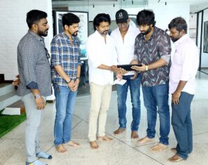 Vishal Instagram - Happy to have met my dearest Brother & Hero @actorvijay 

Thank you so much for watching my teaser….

Always proud to be your fan, GB