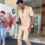 Vishal Instagram – Continuation of promotions from Mumbai to Chennai & later will move on to AP & Telengana for #MarkAntony –

Promotions on full throttle !

Welcome to the #WorldOfMarkAntony

#MarkAntony

Styling – THE MS LABEL
Hair styling – Lakshman
Make up – Nandu