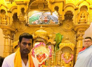 Vishal Instagram - Finally after all the good vibes and positive response for the #MarkAntonyHindiTrailer and media interaction. I went straight to #SiddhiVinayak Temple and seeked my blessings from #LordGanesha. Felt good to see him and energised. Now heading back to Chennai for more Tamil promotions. #MarkAntony on Sep 15th in South languages and Sep 22nd in Hindi. Here we come soon full blast. God Bless.