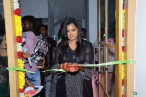 Vishnu Priya Instagram - Villupuram Studie'o7 Signature Lounge

@ivishnupriyagandhi