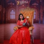Vishnu Priya Instagram – The King and Queen made the rounds after the film. We were told how we were to respond, and we were in a semi-circle in the lounge area of the cinema; they came around after the King, the Queen, and both Princesses!

Here Is Our Very Own Queen Of Our
Studio One Golden Icon Award’z 2023
@ivishnupriyagandhi 

First Eva ICON Award’z 
Of Chennai Since 2013

#Edition 8

@studiooneincentertainments 
Proudly Present’z 

@maethirajulunaidu @edaddyofficial @adyarstar 

Present’z

Studio One Golden Icon Award’z 2023

Powered By!
@indiaglitz_tamil 
@radiocitytamil_ 
@unibiccookiesindia 
@showtechworld 
@kozhi_in 
@aquazooaquasystems 
@maduraikaarainga2023 
@clintonparkinn 
@mookambikasarees_salem 
@smart_decors.in 
@aurorafootreflexology 
@voiceofgopinair 
@ashokarsh 
@teddybeer.chennai 
@krishnatrophy27 
@expendables_bouncers_offical 
@clickfactory_photography 
@adox_cinematics 
@styled_by_abii 
@jaifashions_ 
@aero_furn Studio One Inc Entertainment