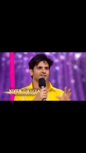 Vivek Dahiya Instagram - Vivek ki romantic performance ne stage par lagaye 4 chaand! Dekhiye #JhalakDikhhlaJaa, Sat-Sun raat 9:30 baje sirf #SonyEntertainmentTelevision par. @malaikaaroraofficial @farahkhankunder @arshad_warsi @gauaharkhan @rithvik_d @vivekdahiya @lipsa893 @divyankatripathidahiya #NewShow #JhalakDikhhlaJaaOnSonyTV
