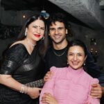Vivek Dahiya Instagram - Another year wiser, another chapter begun. Grateful for the memories behind and the adventures ahead. Here's to all these beautiful people who I refer to as F.R.I.E.N.D.S !! - Part 1