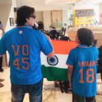Vivek Oberoi Instagram – Passing down the legacy 🏏
Celebrating every six and wicket together🇮🇳 #teamindia 

#cwc23 #worldcup #cricket Mumbai, Maharashtra