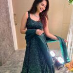 Vyoma Nandi Instagram - Dost ki shaadi vaala din! #poohuiviral #viralwedspooja . . . Outfit by - @label_inaayat Jewellery by - @shillpapuriidesignerjewellery Styled by - @style_by_hetaljogi Assisted by - @aditiiiiiiiiii.__ @lookbook.by.payal Mumbai, Maharashtra