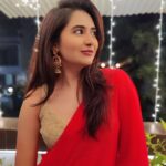 Vyoma Nandi Instagram - ईको friendly पटाखा 🧨 Happy Diwali 🪔 . . P.s. Swipe left to smile 😉 Mumbai, Maharashtra