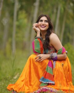 Vyoma Nandi Instagram - Navratiiiii is just around the corner and I’m READY! Are you ready? What are your plans for this garba season 🤩 #jaiambe 

Styled by 
@styleitwithniki 
Assisted by 
@hmn.18
@pushti_patel
@shrutiwani_

Hair by @_hair.by.freya_ 
 
Outfit 
@khakobyheenapatel
Jewellery 
@culture_signature_jalpathakkar 
 
📸 : @badal_patel52