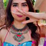 Vyoma Nandi Instagram – Garba Shuffle 2.0 dekha? Usmein mujhe dekha? π― go go go itβs out now on youtubeeee!!!
Styled by @styleitwithniki
Outfit by @khakobyheenapatel
Jewellery by @culture_signature_jalpathakkar
Hair by @_hair.by.freya_
Make up #YoursTruly