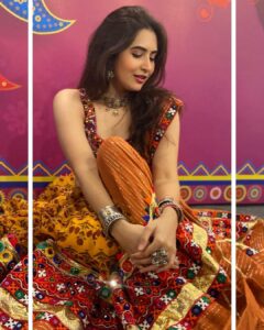 Vyoma Nandi Instagram - Did a little Navrati photoshoot 😉 ! JAI AMBEEEEE ♥️♥️♥️

Styled by 
@stylewithniki
Assisted by
@pushti_patel
Outfit
@divas.couturebyapexa
Jewellery 
@the_beta_girl

#vyomanandi