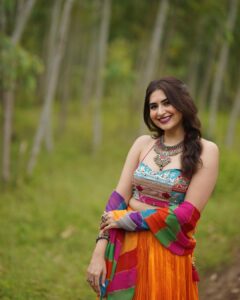 Vyoma Nandi Instagram - Navratiiiii is just around the corner and I’m READY! Are you ready? What are your plans for this garba season 🤩 #jaiambe 

Styled by 
@styleitwithniki 
Assisted by 
@hmn.18
@pushti_patel
@shrutiwani_

Hair by @_hair.by.freya_ 
 
Outfit 
@khakobyheenapatel
Jewellery 
@culture_signature_jalpathakkar 
 
📸 : @badal_patel52