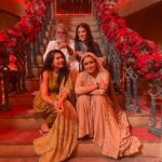 Vyoma Nandi Instagram – Don’t even remember what was happening lol but we ended up clicking a proper picture finally! 😅 #goodtimes #climaxshoot Too blessed to have worked with such such amazing actors #grateful 🤍 #bhoolbhulaiyaa2 Mumbai, Maharashtra
