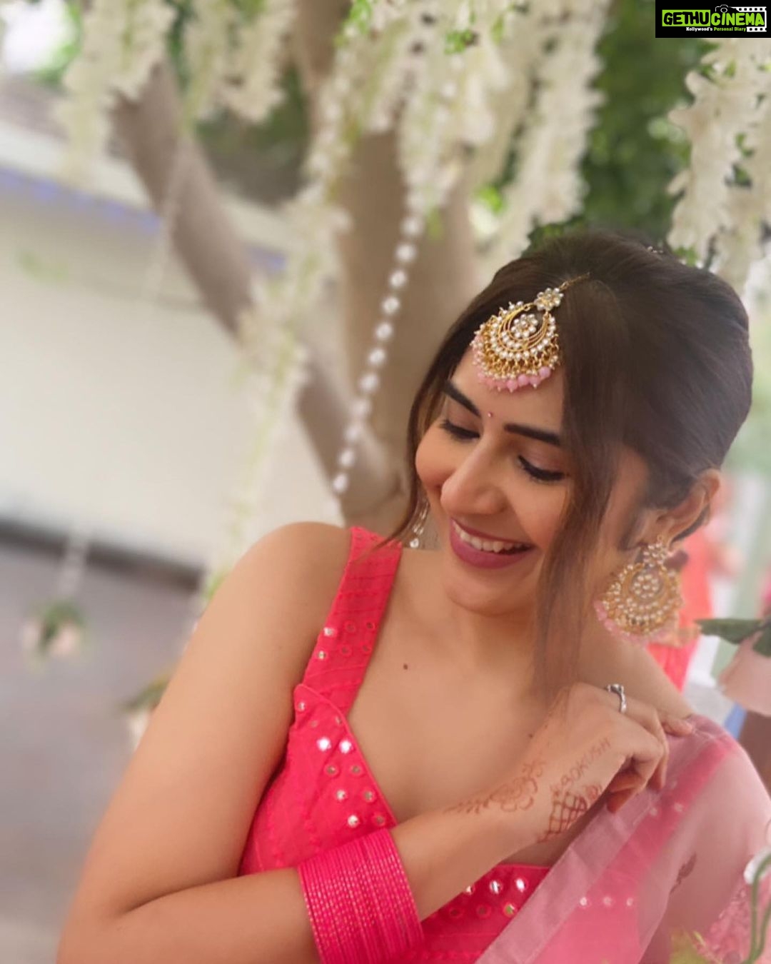 Vyoma Nandi Instagram - Fairytale, Pinterest worthy wedding! 💯💕 . . Styled by the bride herself @sonali_rana10 #BridesMaidthings #SoKush