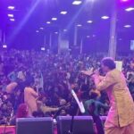 Vyoma Nandi Instagram - Having a blast in Navratri here but still missing my dads Navratri like anyyything 🙈 The Garba King of Canada killing it on stage as usual!!! #PrameshNandi #HardNandi Wish I could be thereeeeee! Hopefully Next Year #PrameshNandiRaasGarba