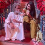 Vyoma Nandi Instagram – #BadaPandit & #Rajjo what could they be talking about 🤔 😅👻 #lol @imsanjaimishra so effortlessly funny! Thank you for the laughs on and off screen 😁