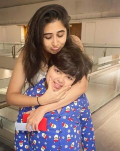 Vyoma Nandi Instagram - Cutest on screen sibling! Samarth!!! Sammy Hamara #Potlu ♥️ Such a talented kid and so full of life alwaysss! Can’t wait to see more work of this one on screen 😍 #Bhoolbhulaiyaa2