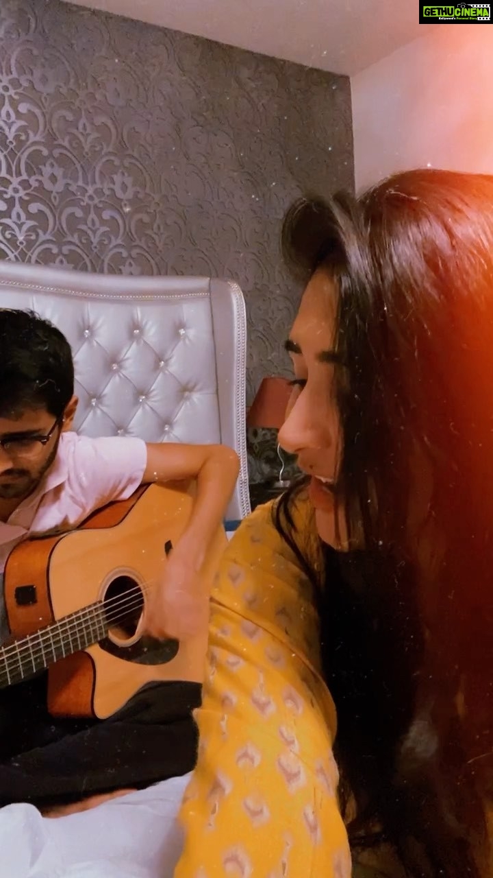 Vyoma Nandi Instagram - Srivalli where you at girl? #gimmeajhallak @hardnandi #jamsessionsbegin #pushpa #alluarjun #music #solace