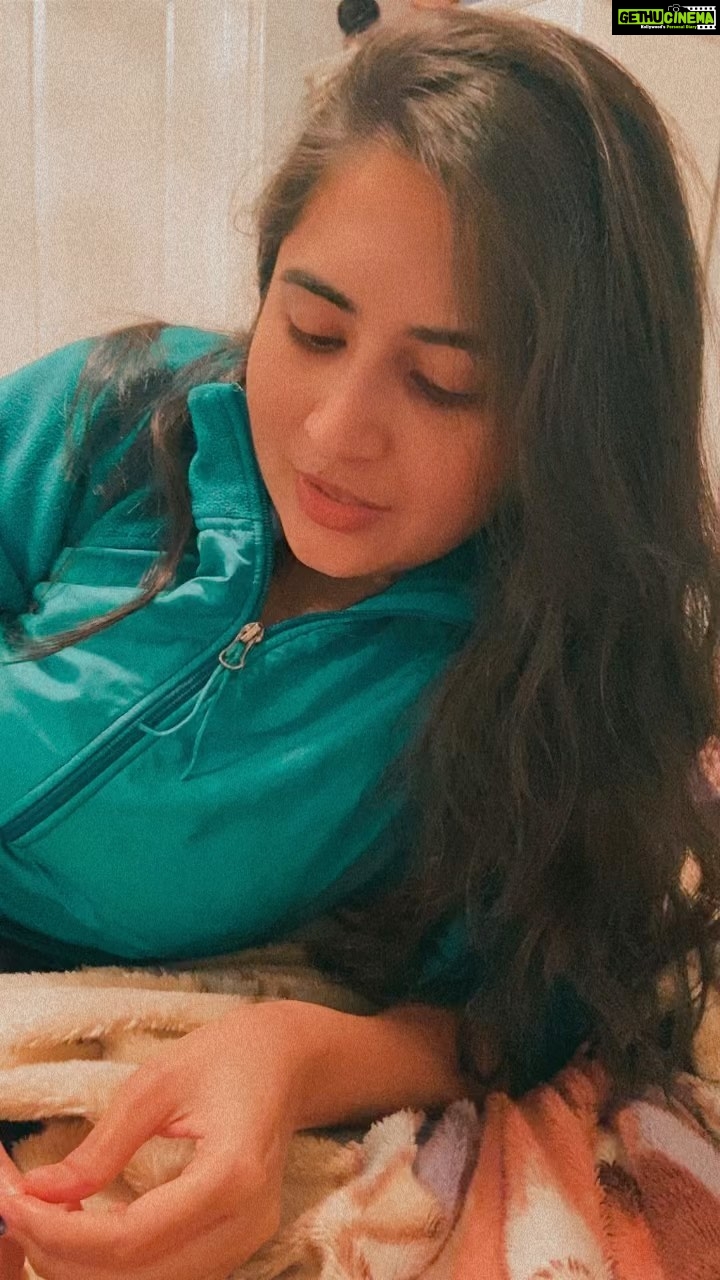 Vyoma Nandi Instagram - Yeh toh sirf gaana hai baaki “Dua mein yaad rakhna” 😆