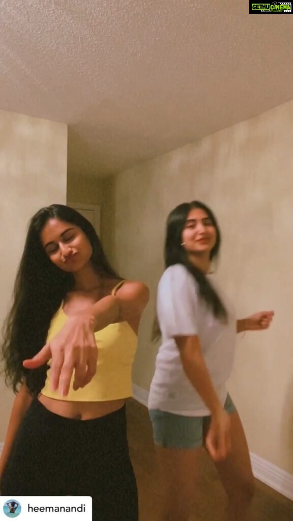 Vyoma Nandi Instagram - Hopping on the trends like Posted @withregram • @heemanandi Ease up homie … dance it out!✌🏻 Happy Holidays #dancechallenge #crazy #sister