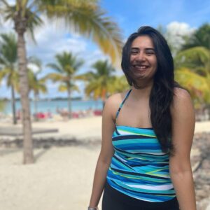 Vyoma Nandi Instagram - Found my effortless smile again 😁 Can ya feel it too? 🥰🏝 #familytime #godchild #lookingforwardtohappiness Rui Palace Tropical Bay Resort