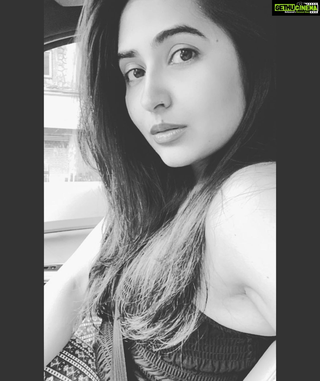Vyoma Nandi Instagram - Everyone wants to be understood by everyone! 🤔 That’s not how it works though is it? 😅 So you do you boo 🤍🥳