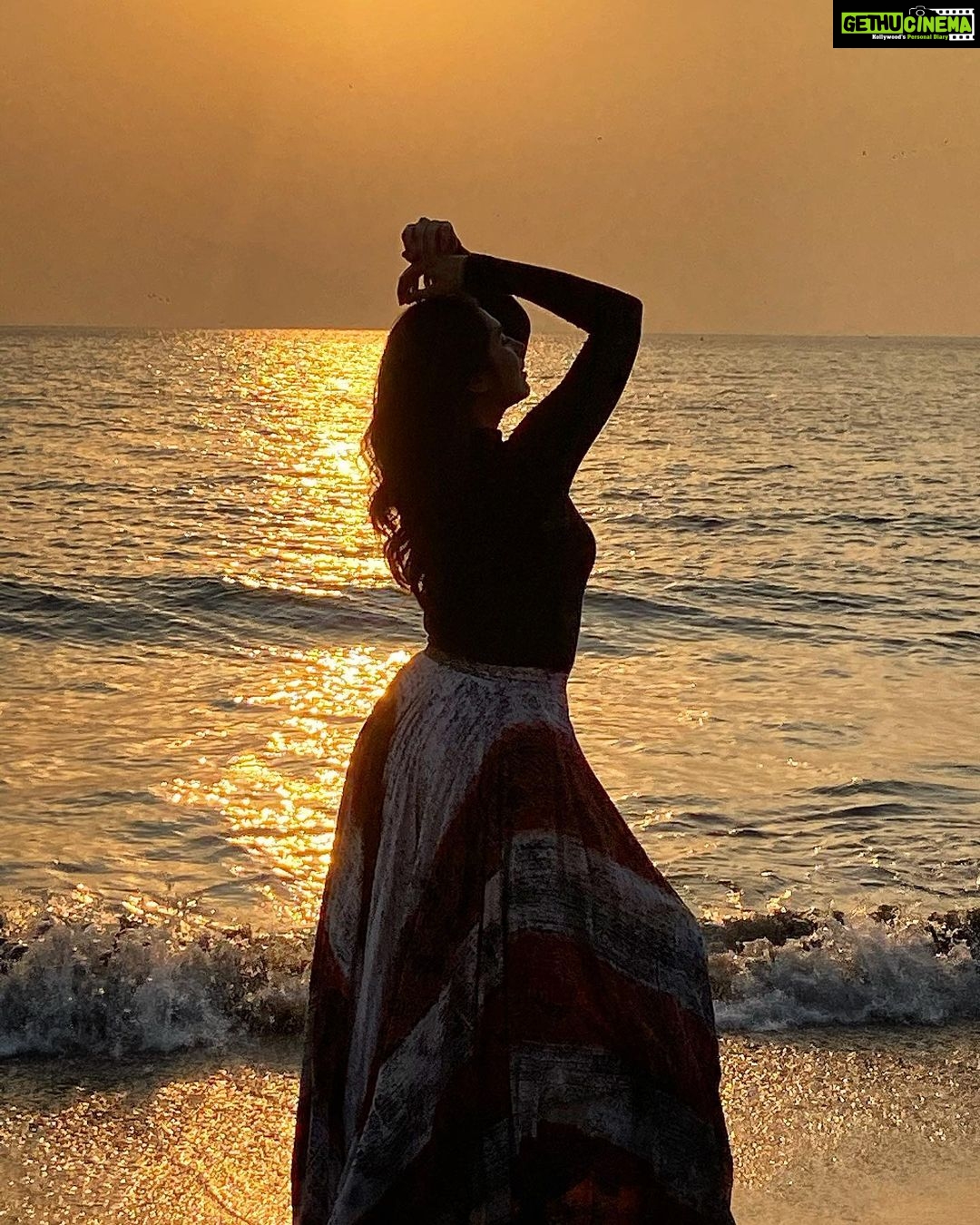 Vyoma Nandi Instagram - Just breathe through the tough situations. It’ll pass eventually. That’s the good thing about the bad days; they pass. 🤩🙌🏻♥️ 📸 : @mamtavyashah8874