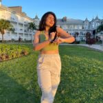 Vyoma Nandi Instagram – In love with Life 💚#thesunismyinspiration