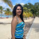 Vyoma Nandi Instagram - Found my effortless smile again 😁 Can ya feel it too? 🥰🏝 #familytime #godchild #lookingforwardtohappiness Rui Palace Tropical Bay Resort
