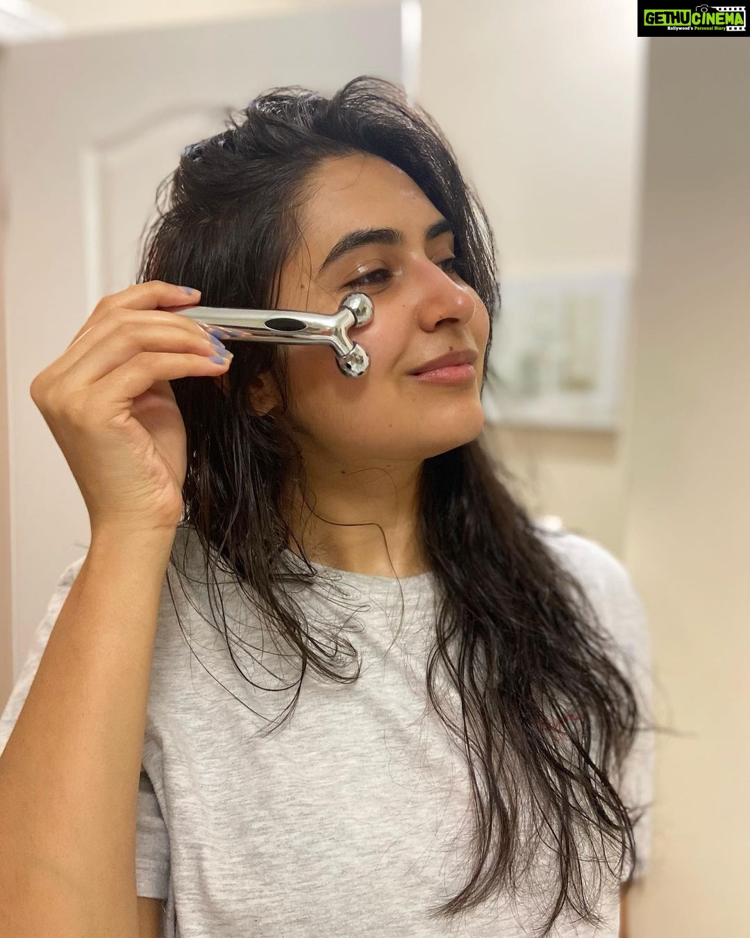 Vyoma Nandi Instagram - Self care 😇 do it!!!