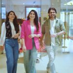 Vyoma Nandi Instagram - Check out the electrifying moments from our upcoming film #HurryOmHurry trailer launch event in Ahmedabad.!!!🎬📸 If you have missed it, Go and Watch Full Trailer on Everest Entertainment Gujarati YouTube Channel! @sanjaychhabriaofficial @vaidyanisarg @randeria_siddharth @raunaqkamdar @vyomanandi @_shivamparekh @malhaar_rathod #TrailerLaunchEvent #Ahmedabad #HurryOmHurryTrailer #SiddharthRanderia #RaunaqKamdar #VyomaNandi #MalhaarRathod #ShivamParekh #NisargVaidya #SanjayChhabria #EverestEntertainment #EverestEntertainmentGujarati #GujaratiMovie #GujaratiFilm