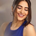 Vyoma Nandi Instagram - Chalo “caption this with a song” khelte hain! 🫣 cause I can’t come up with anything at the moment 😅🙈💙 #vyomanandi